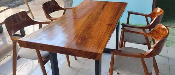 Meja Kopi Trembesi Model U - Mebel Trembesi Jepara